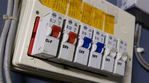 What Is A Circuit Breaker .